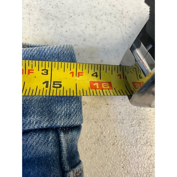 Good American Straight Leg Dart Back Pocket Jeans - Picture 8 of 11